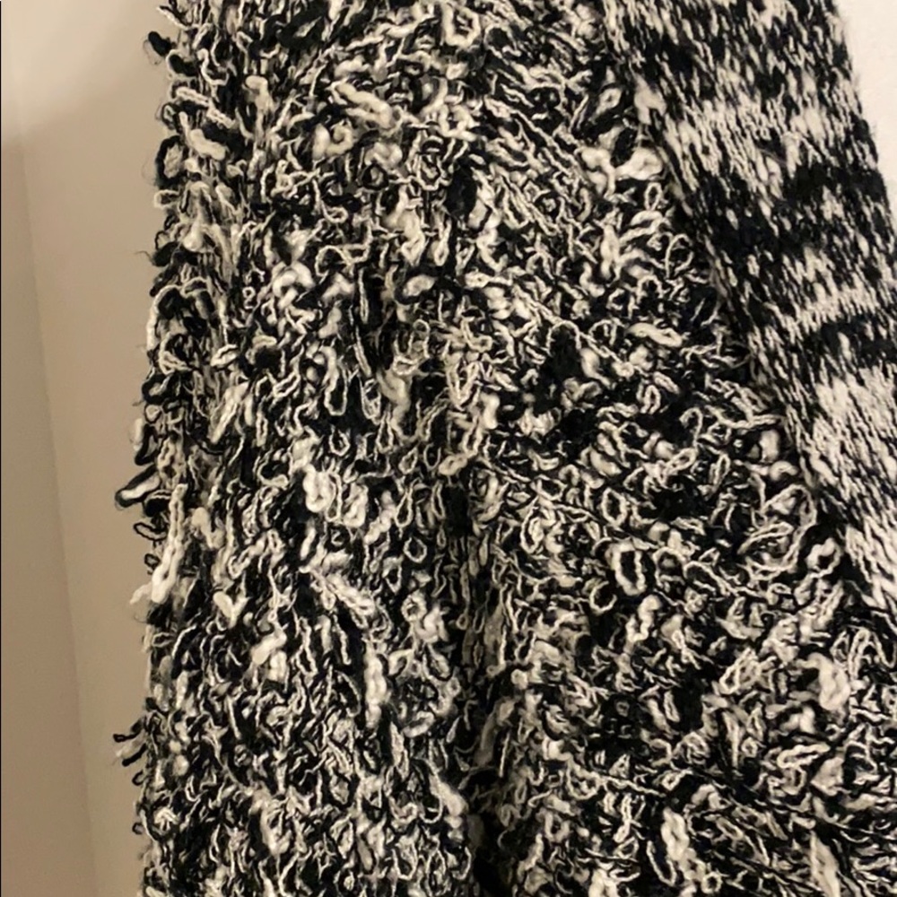 Yarn Loop Sweater - Picture 3 of 5